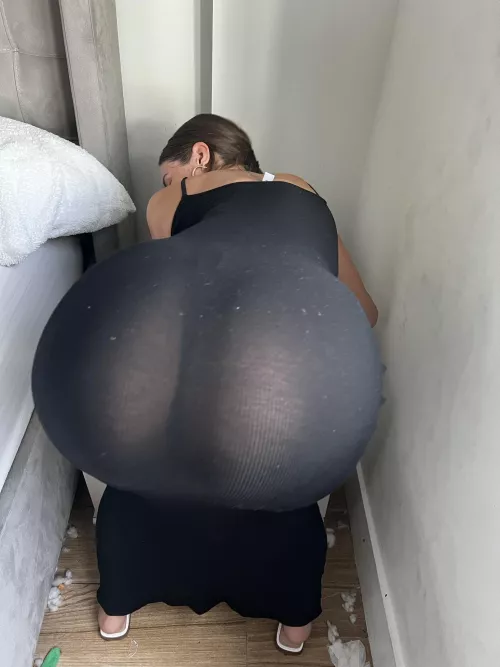 Do you think i'll be a distraction in class or am i good? by CuteBandi