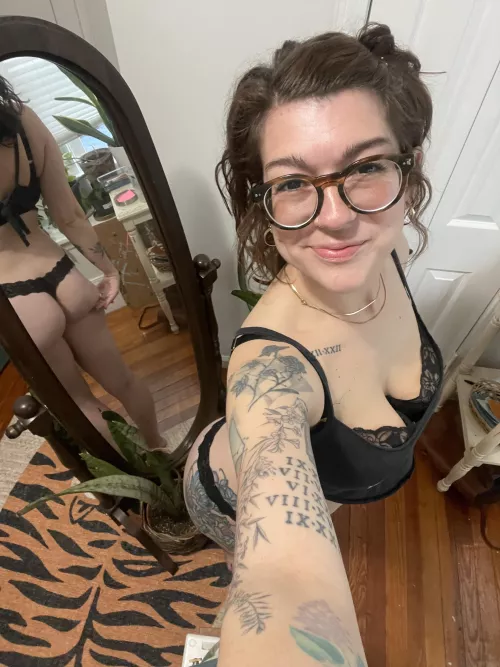 Do you think this lingerie set suits me? 👅 by goodtimetroublexxx