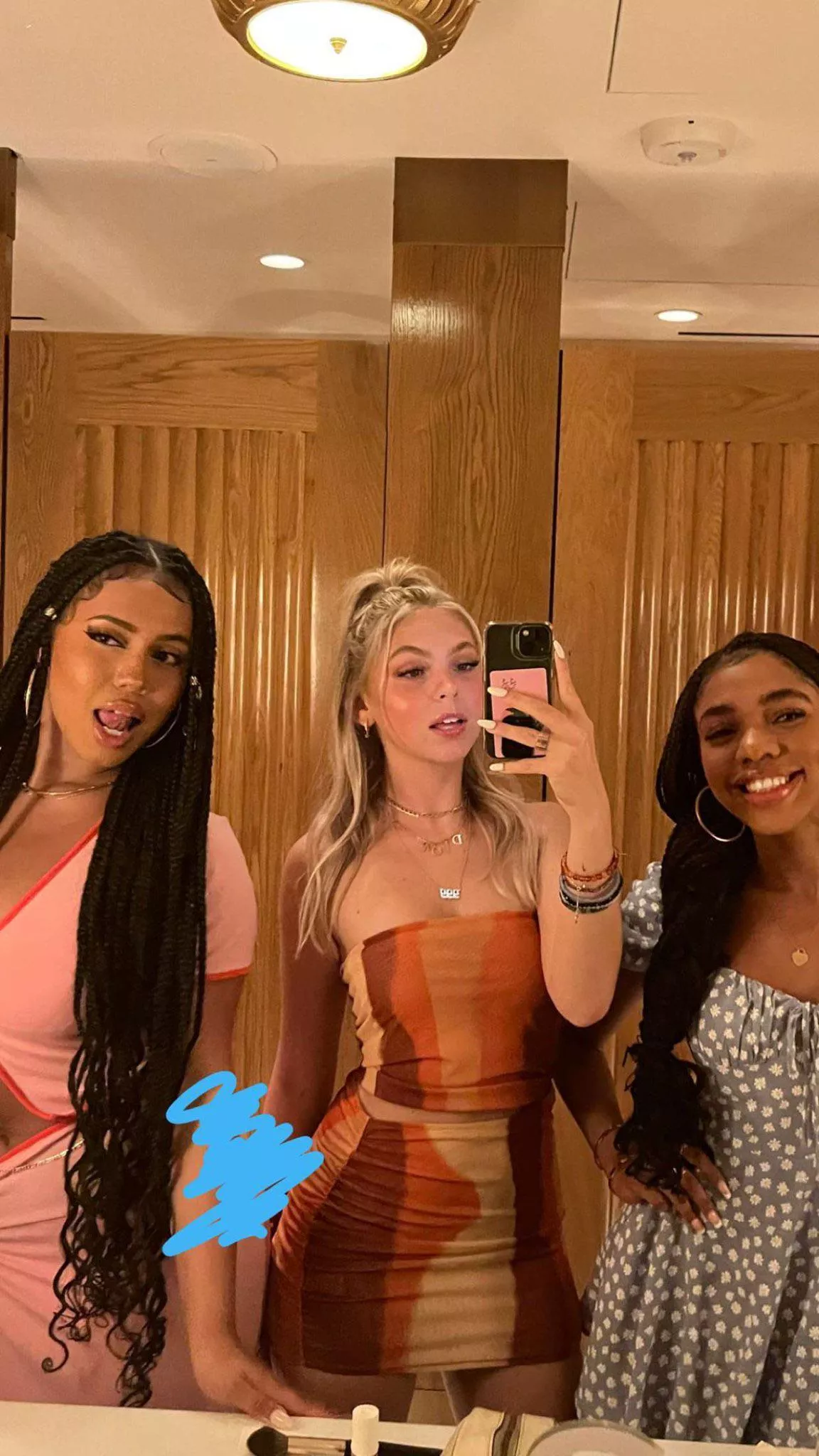 Girls Night posted by whitetoweltw