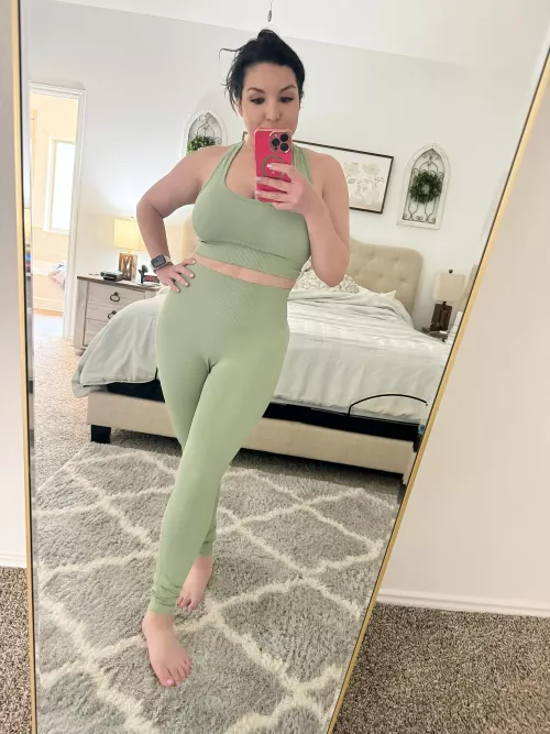 Got some looks at the gym today  by sexxymilf1030