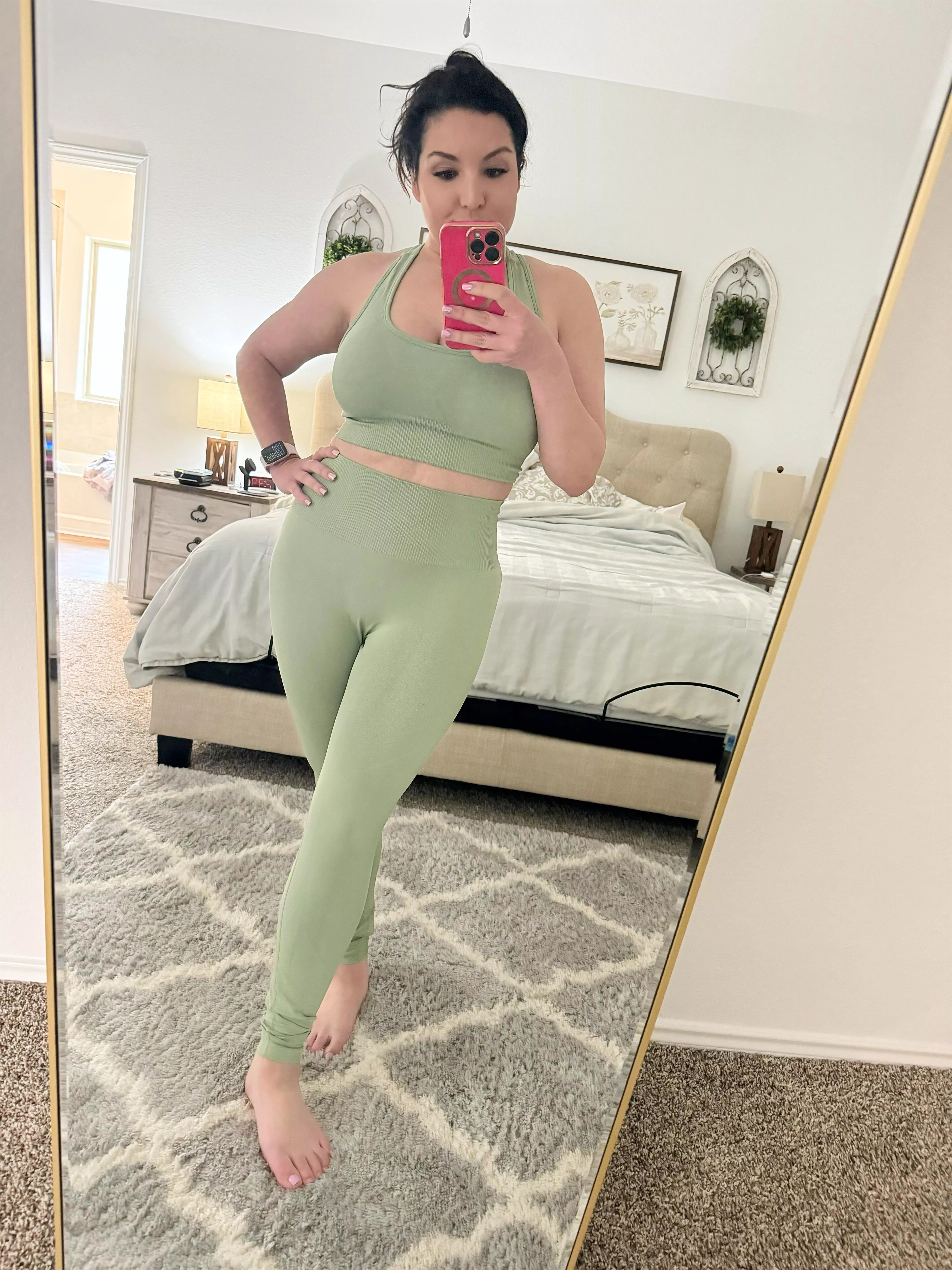 Got some looks at the gym today  posted by sexxymilf1030