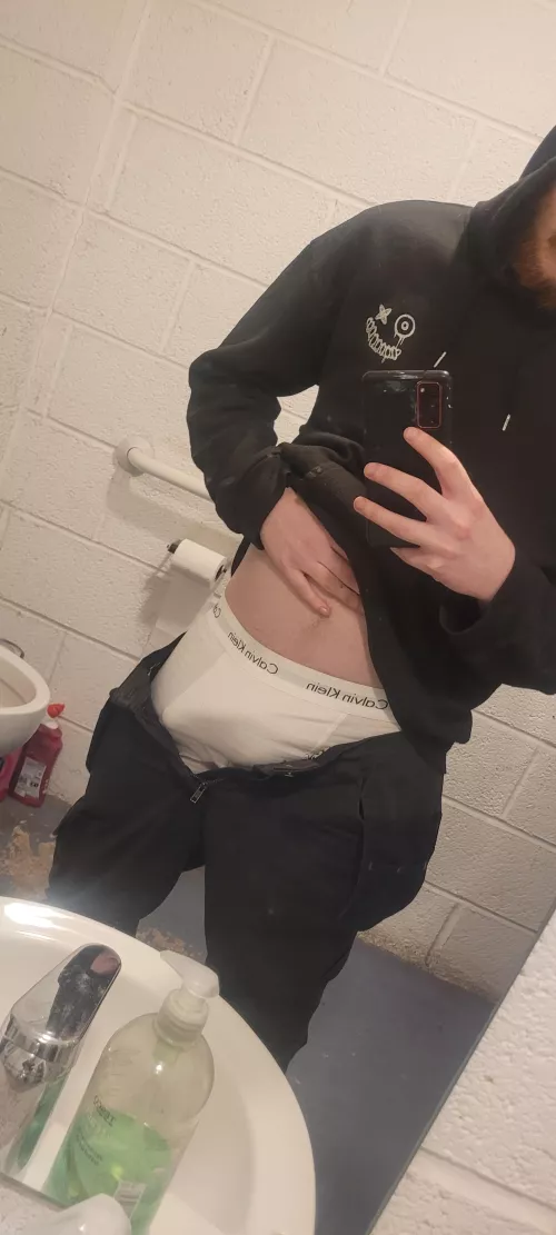 How's my outline?  by Tinchy_ryder