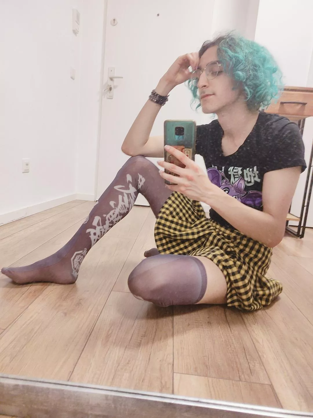 I know that mirror is really dirty  posted by rasBerryBoy