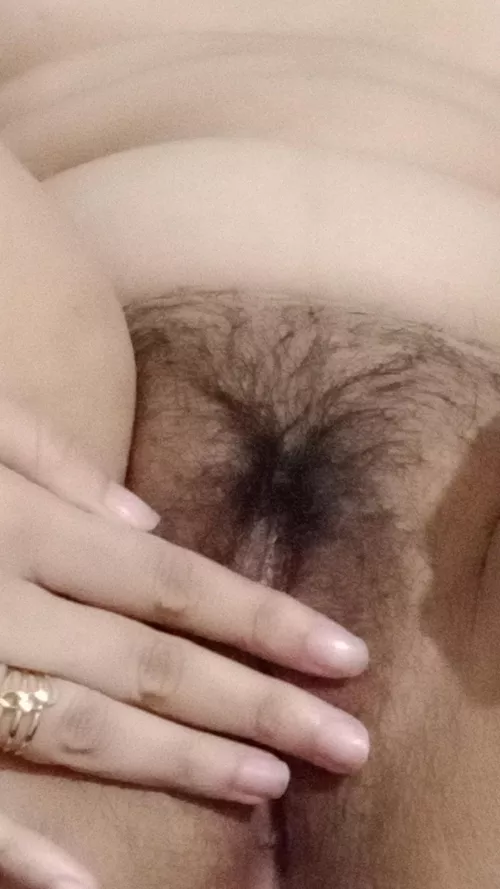 I let my pussy hair grow, goodbye razors, I feel so happy naturally, what do you think by Yaazmiiin
