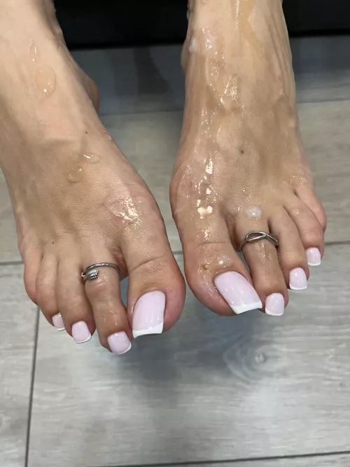 I love cum on my feet 😍 by missheels07
