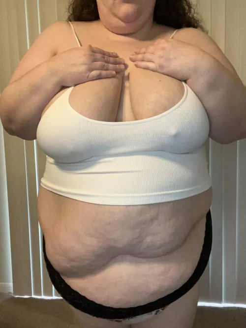 I think this shirt might be too small 🙈 by arealhandful