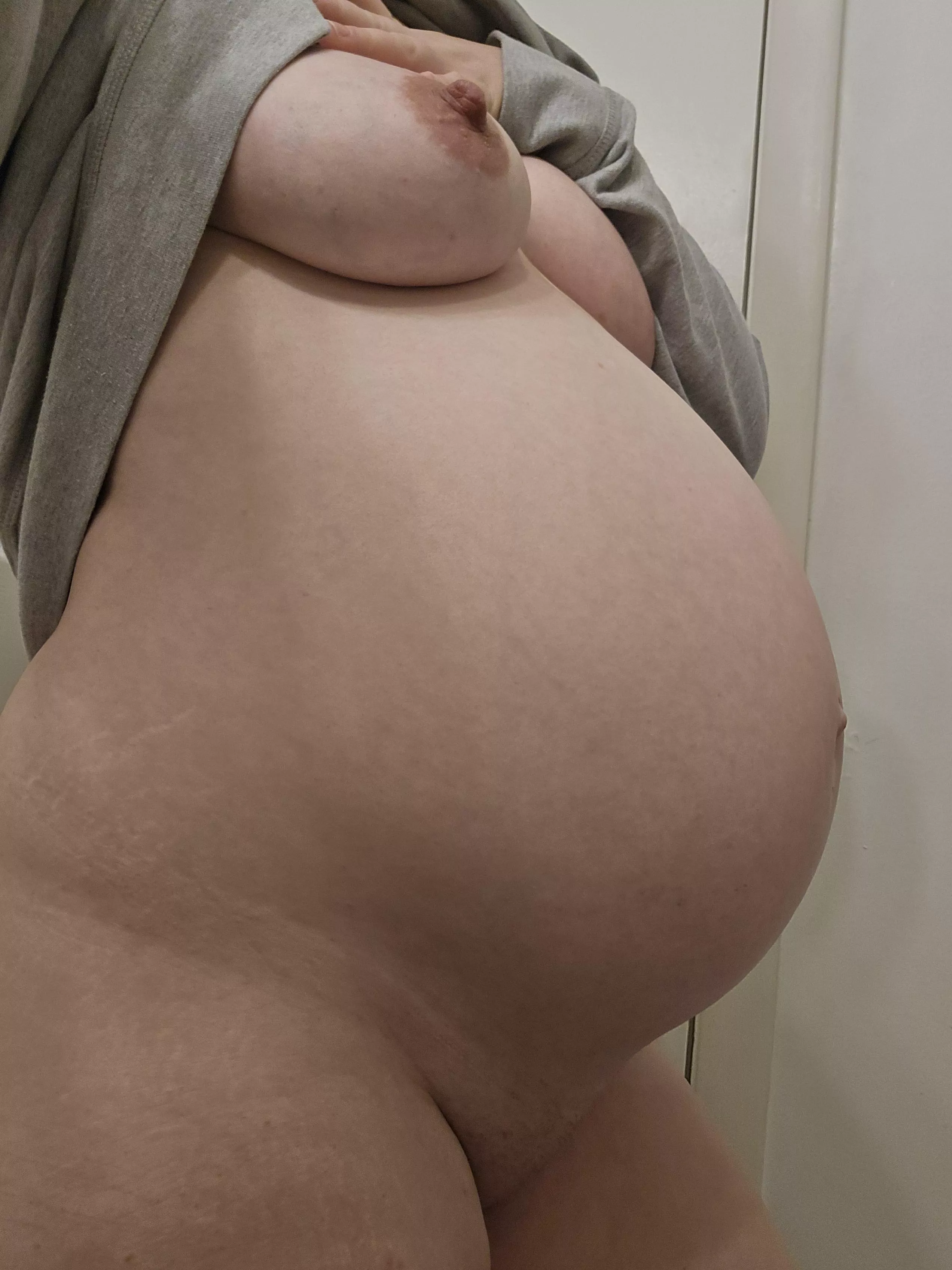 I want someone to breed me 😩 posted by Cheyy-m