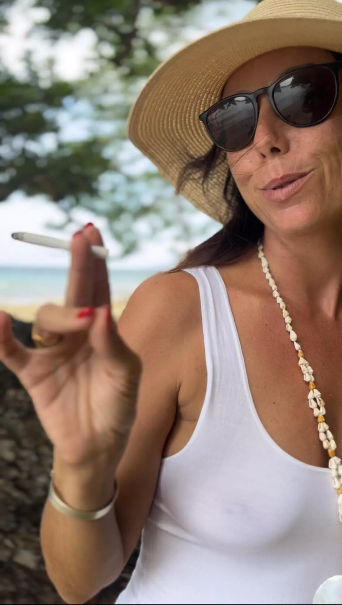 I want to share this cigarette with you. posted by Vickysweety69