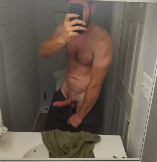 I’m a divorced dad and  need new friends. Want to be one? 😏😏😏  by SomewhatDILF