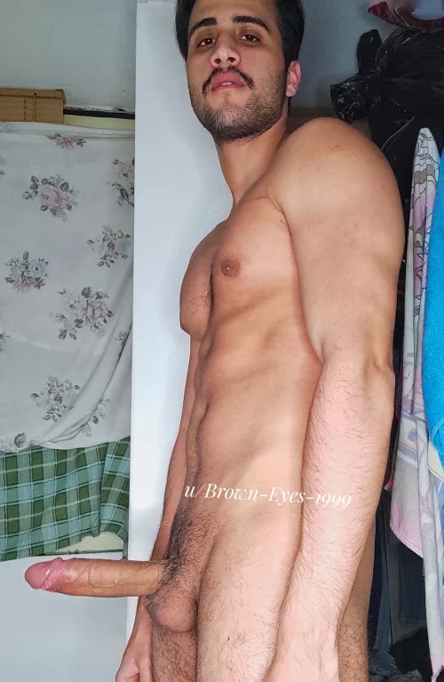 Imagine that I am your friend and I send you this photo by mistake. What would you do? 🤔. by Brown-Eyes-1999