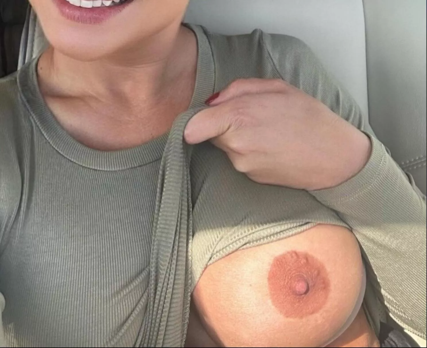 Just a sneak peek  posted by Blonde_Marie2