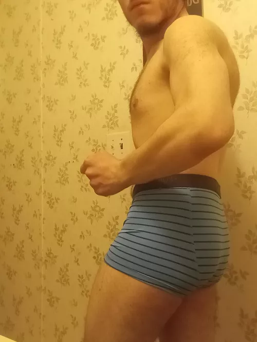 Kinda nervous, never posted like this on this account before lol by redditguy_04