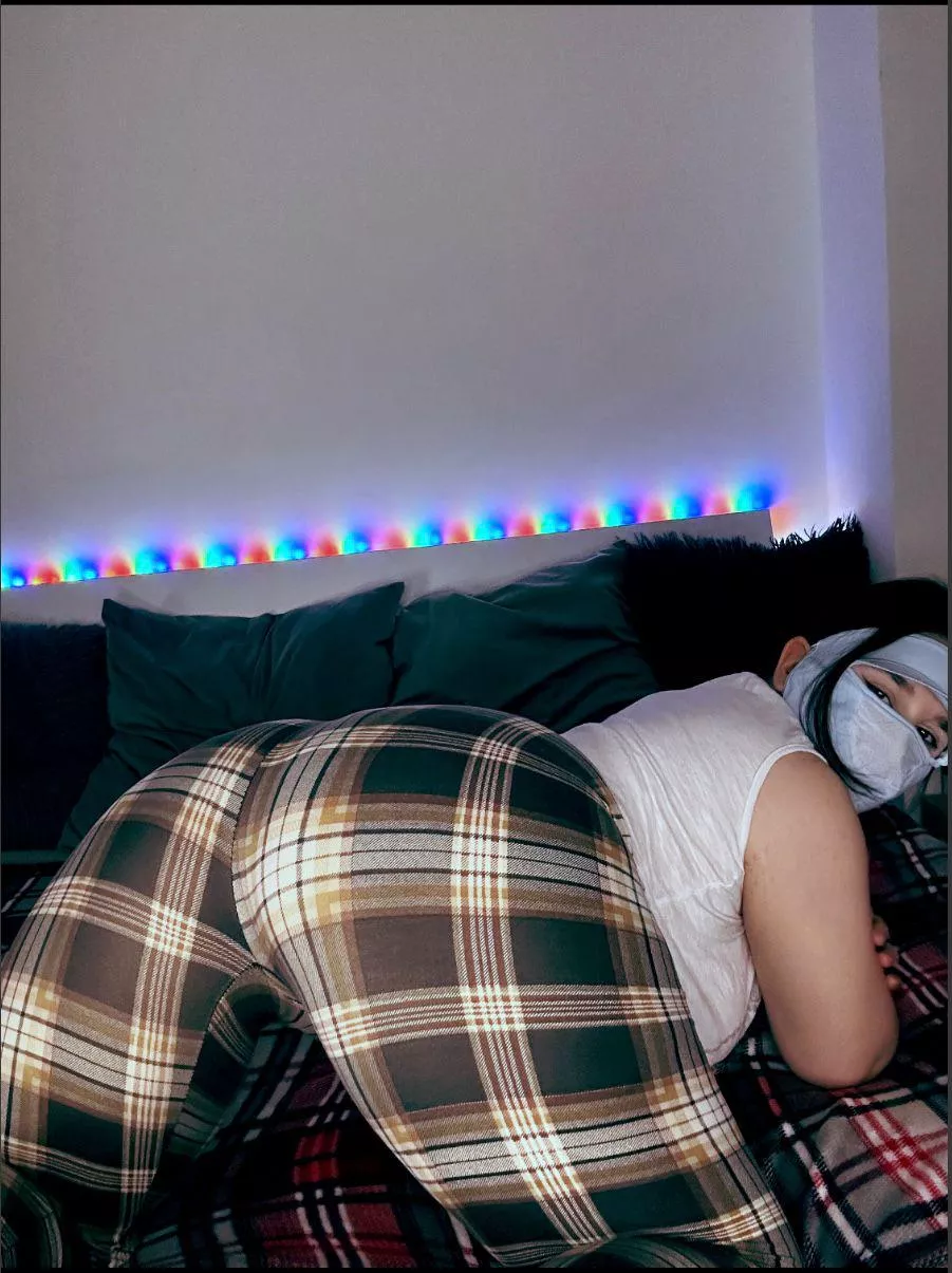 Let me bounce on it posted by Lil_Wicked_Evelyn