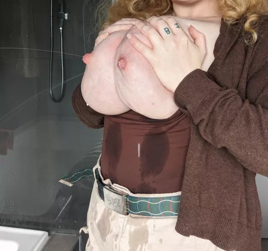 Look at me making such a mess with these big streams 😋 by booger_babe