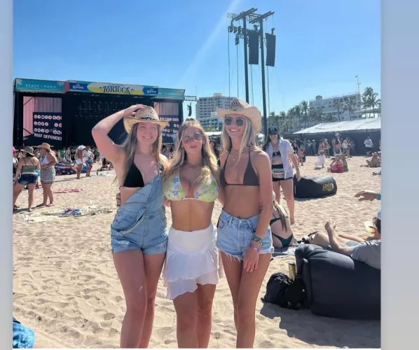 Middle  by Smooth-Tap-4403