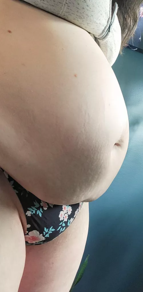 My belly is so big! 😳 by Executiveassistant00