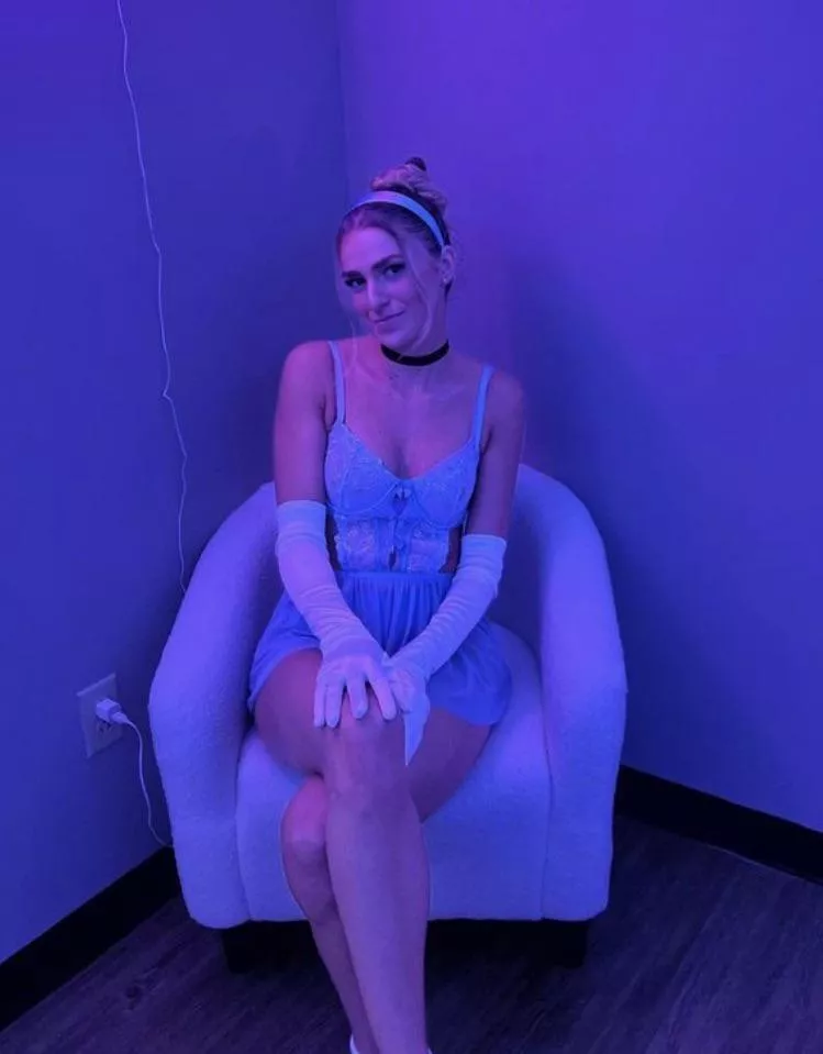 My girlfriend in lingerie, just looking for a bull !  posted by Murky-Concept7059