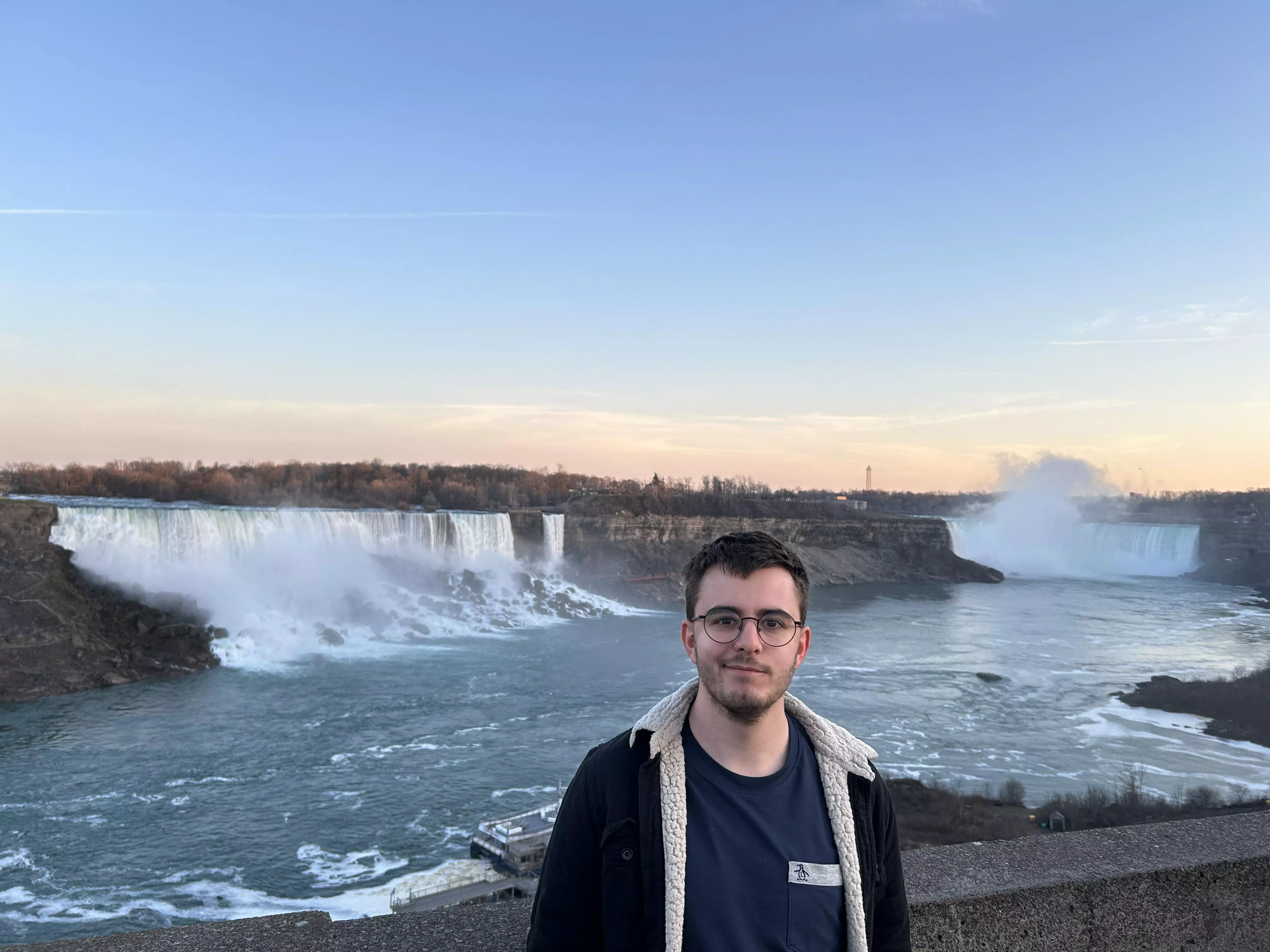 Niagara Falls is beautiful 🇨🇦  posted by Cloudbuster_98