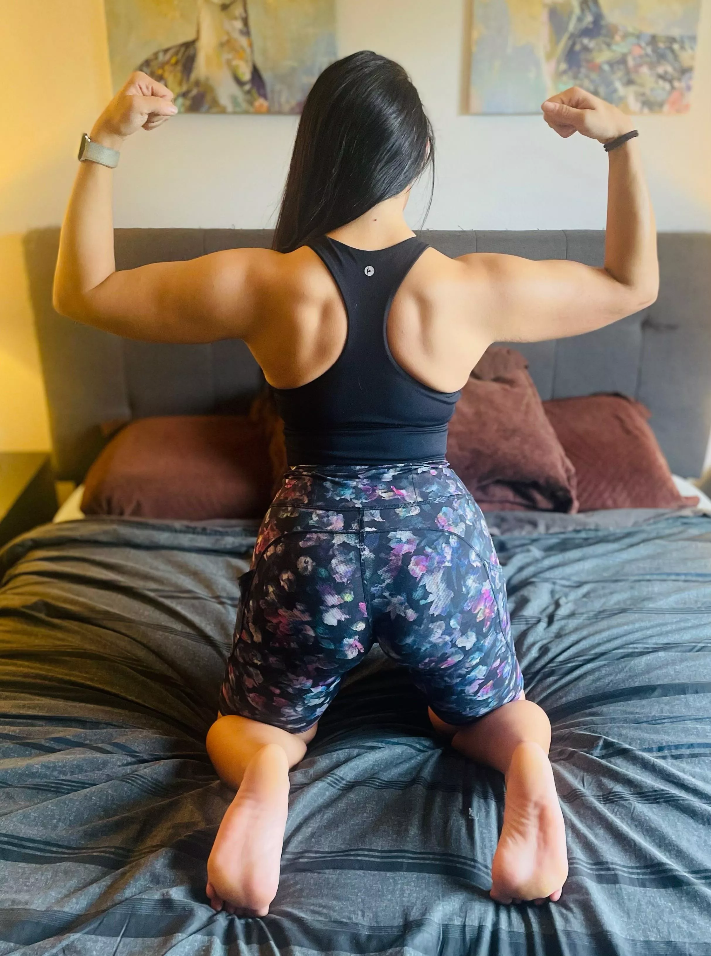 Say yes if you’re over 18 and I’ll send you something 😈 posted by jewishhotwife38