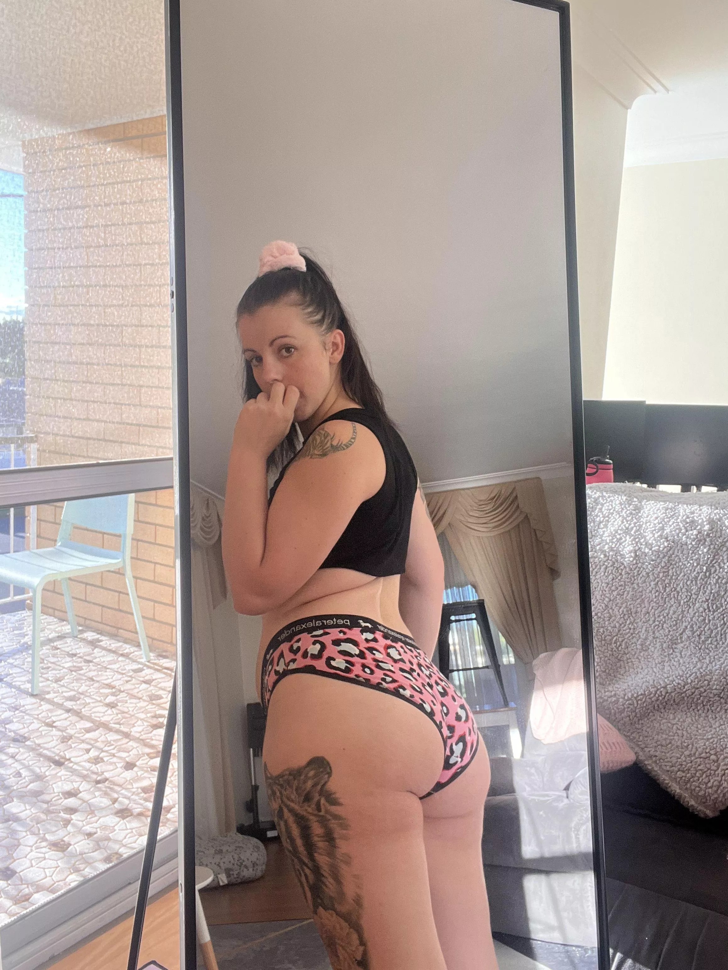 Sexy enough to attract your attention posted by sexmania23