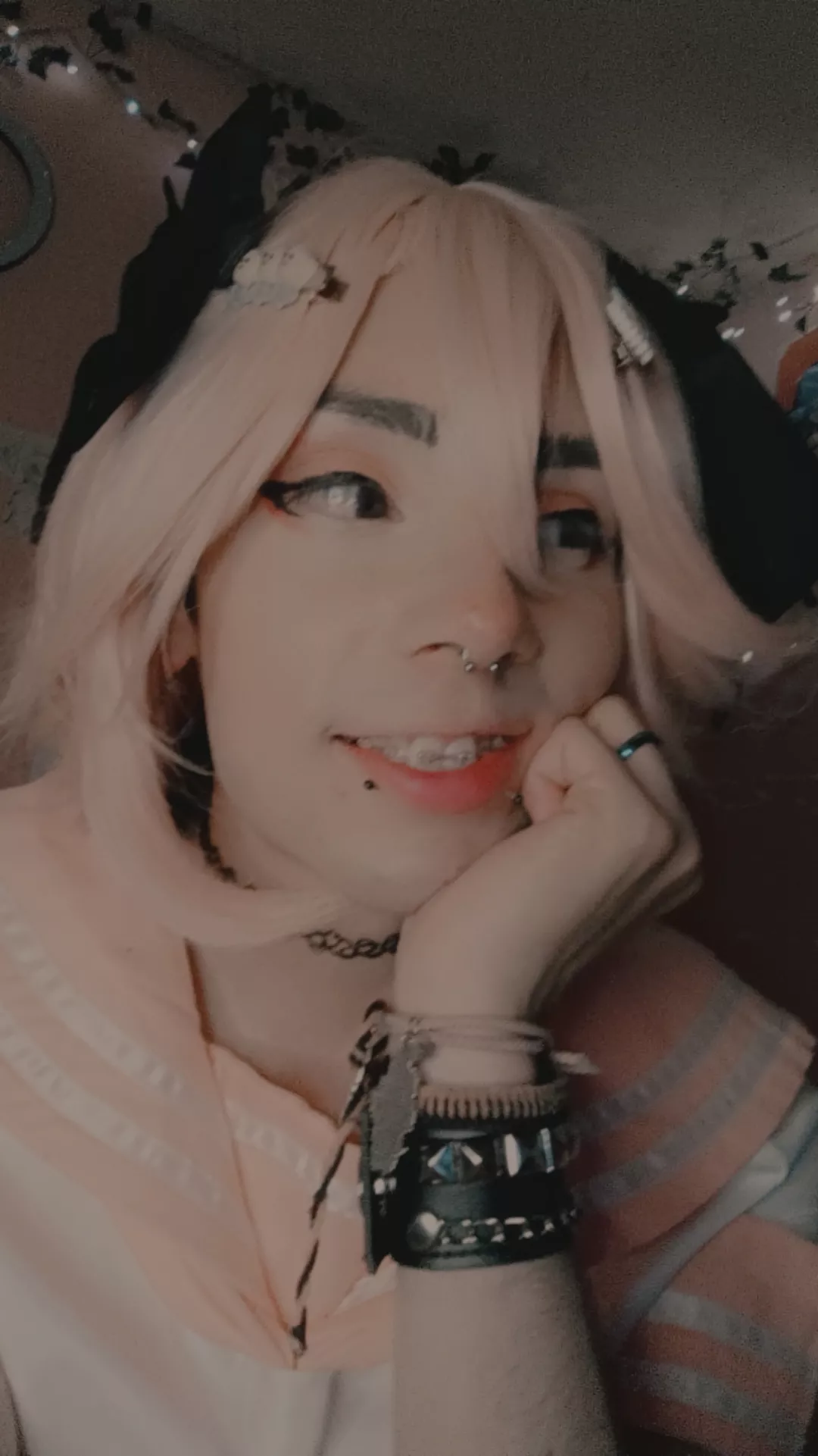 Smile ✨ posted by Chrystalboyo