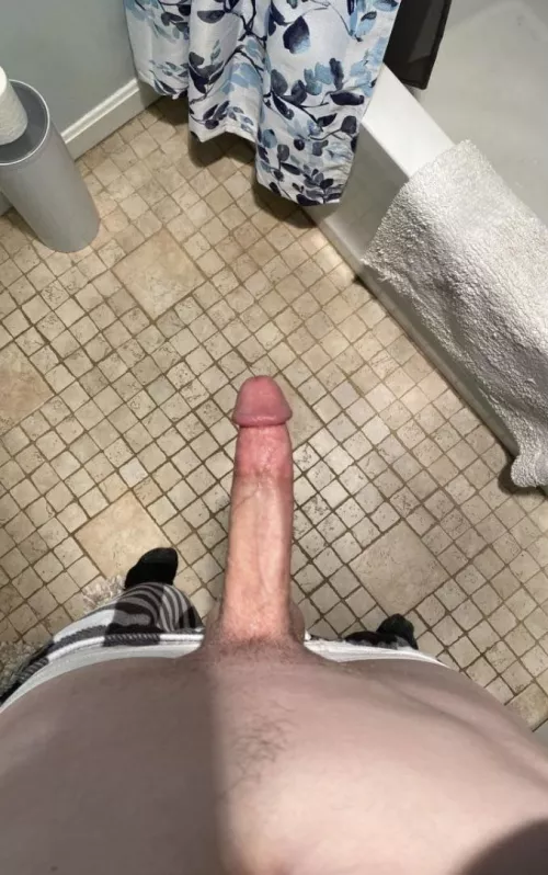 Straight and always well trimmed , I think it’s nice (: by oneslipperygoat