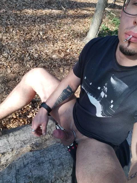 Summer is just around the corner 😍 I'm so looking forward to it 🖤 posted by AustrianOakNSFW