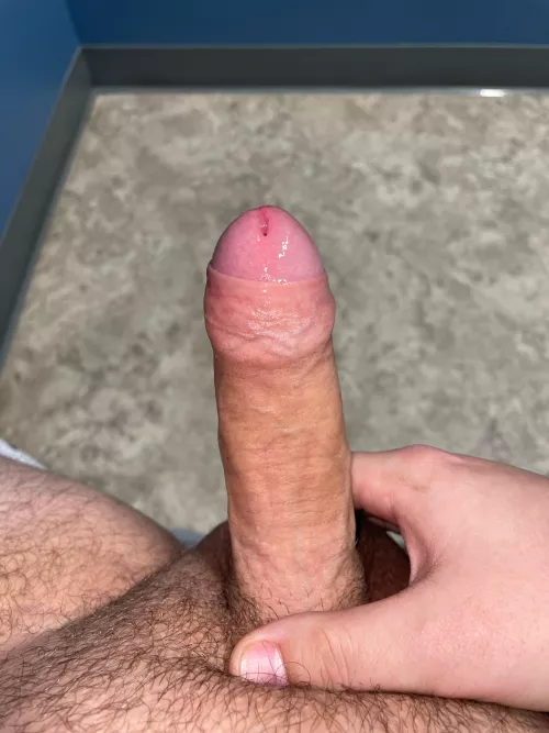 The way she gets me so horny at work 😩 by thickmeat109