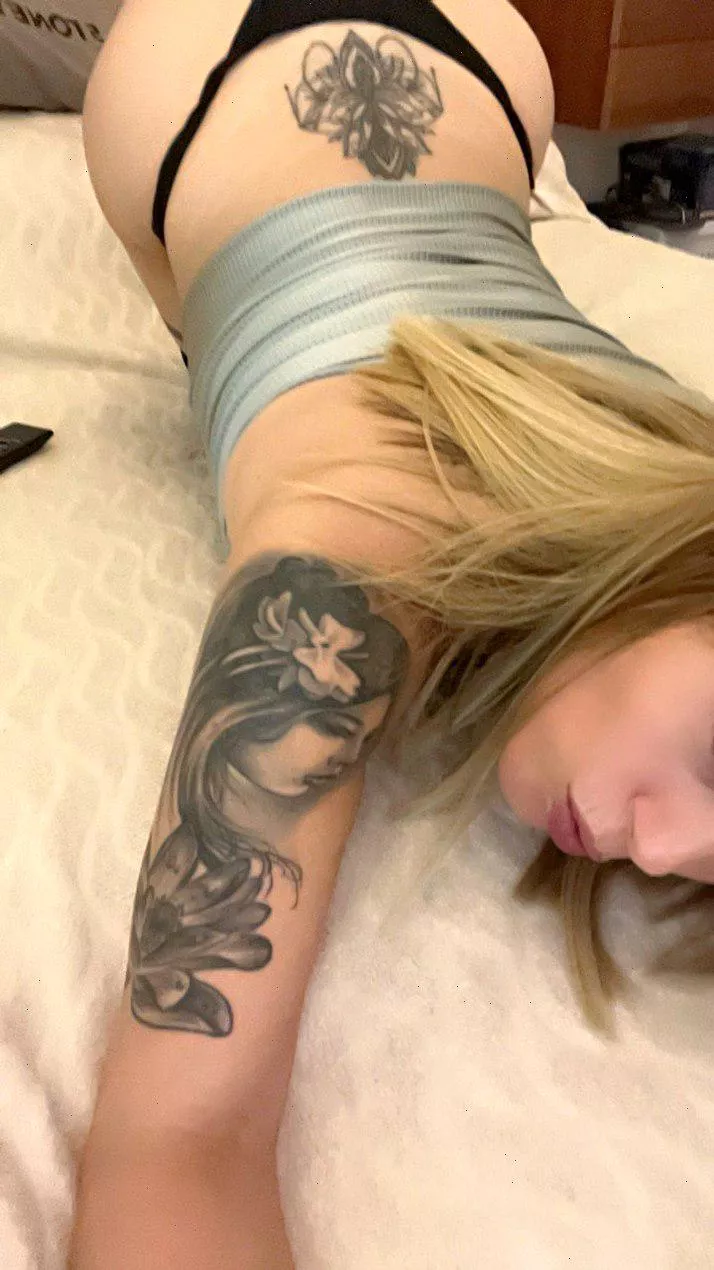 tight lips and sexy hips posted by Enchanting_Empress