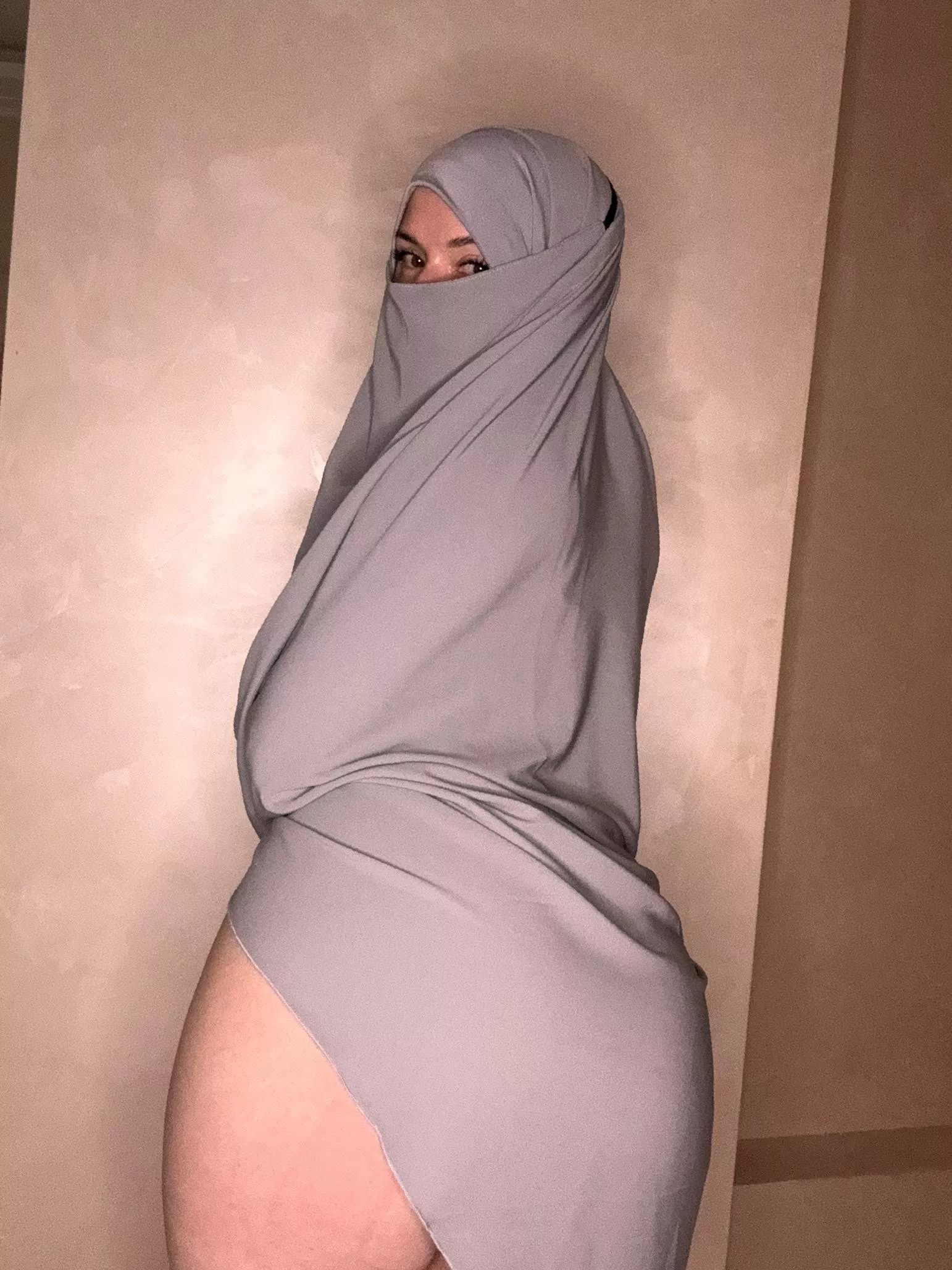 Want your first date to be a little spicy? posted by Melbanus