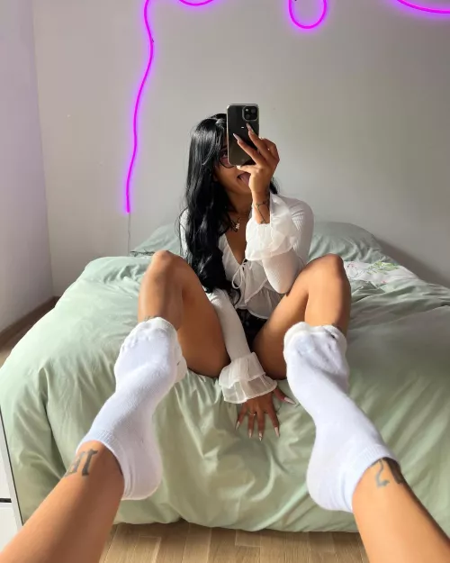 White socks in your face [F] by basegvd