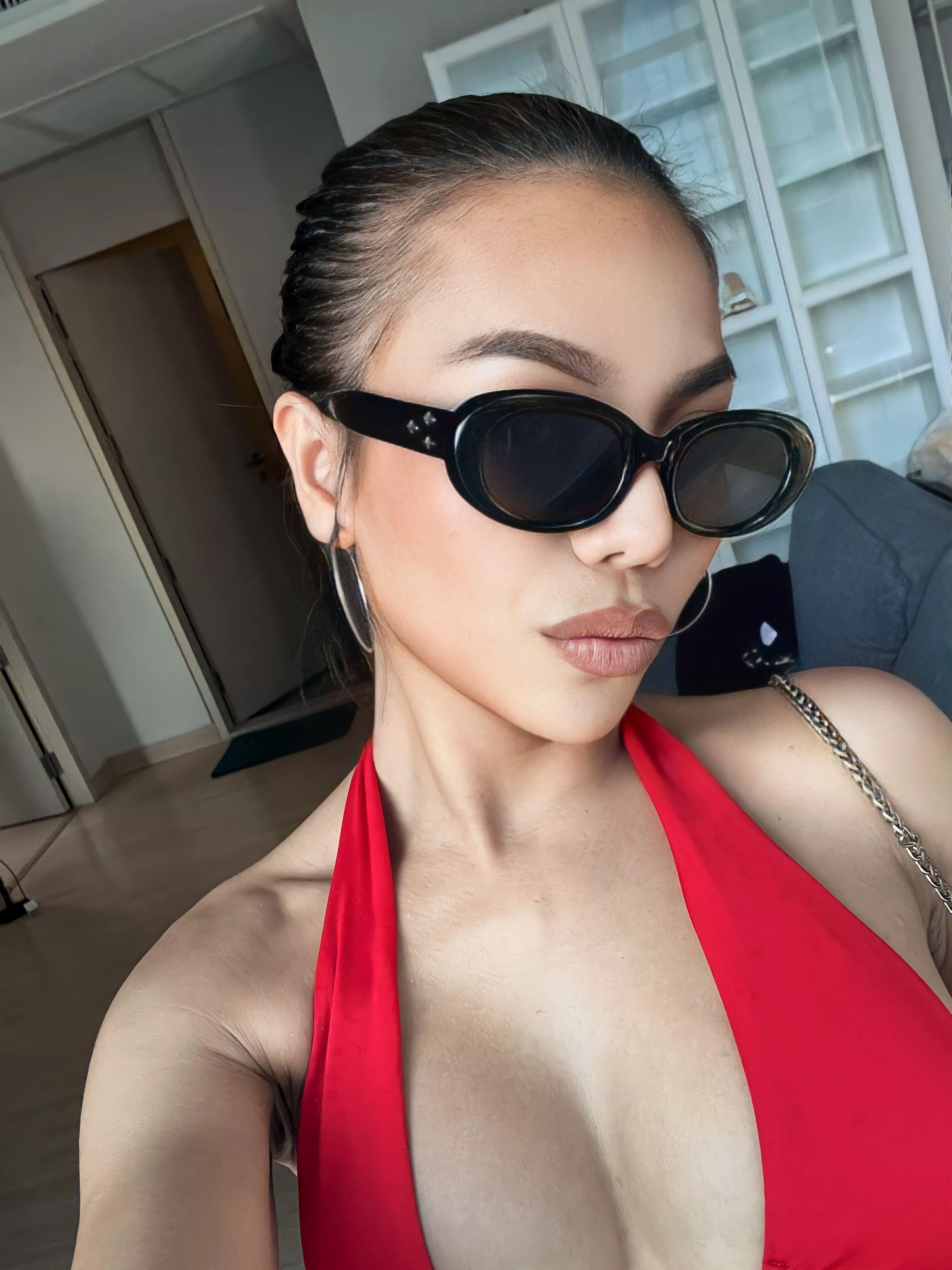 Who here wants a secret little Asian gf? posted by essanirvana