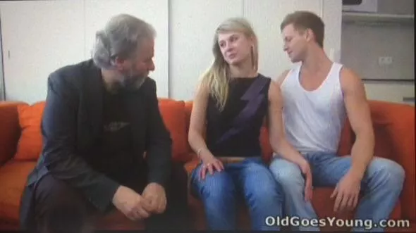 Who is she? posted by OxyAtTheLocalCarWash