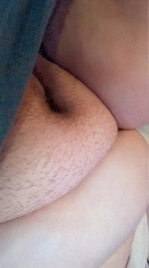 Would you fuck my fat horny bald pussy right this second ??? 🥹 btw : I love creampies. !! 💦 by Mental_Put6895