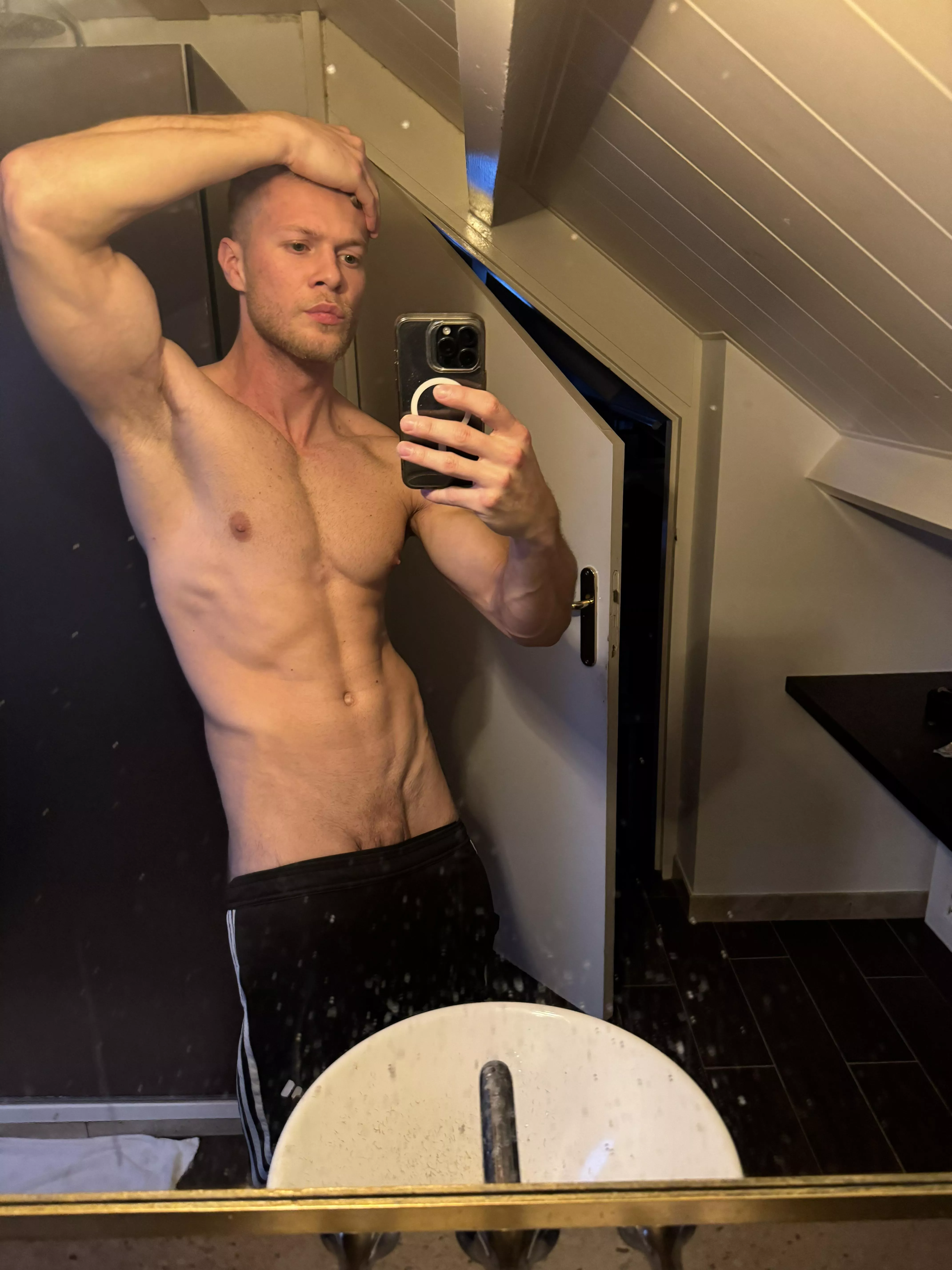 Would you lick my pits? posted by Dutchblondee