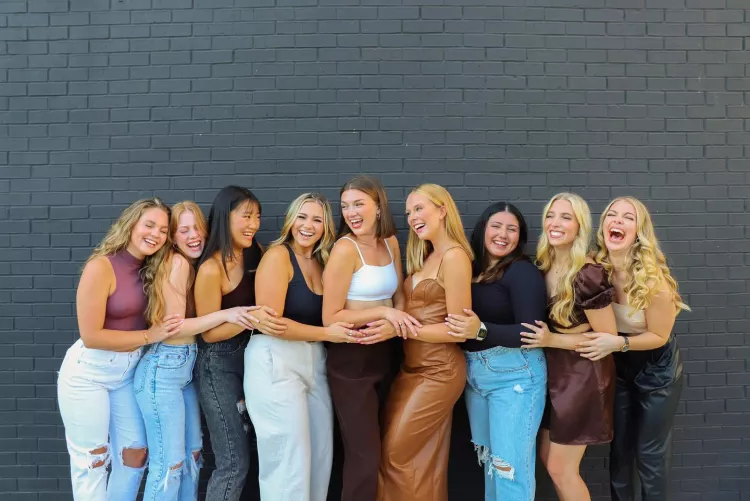 [10] Lots of Options  by whitetoweltw