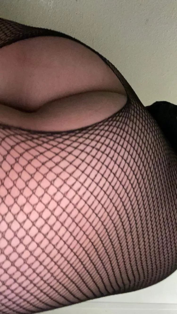 19 (m) looking for bull for my 19 (f) she is thick and deserves a big dominant dick posted by IntrepidSpite9947