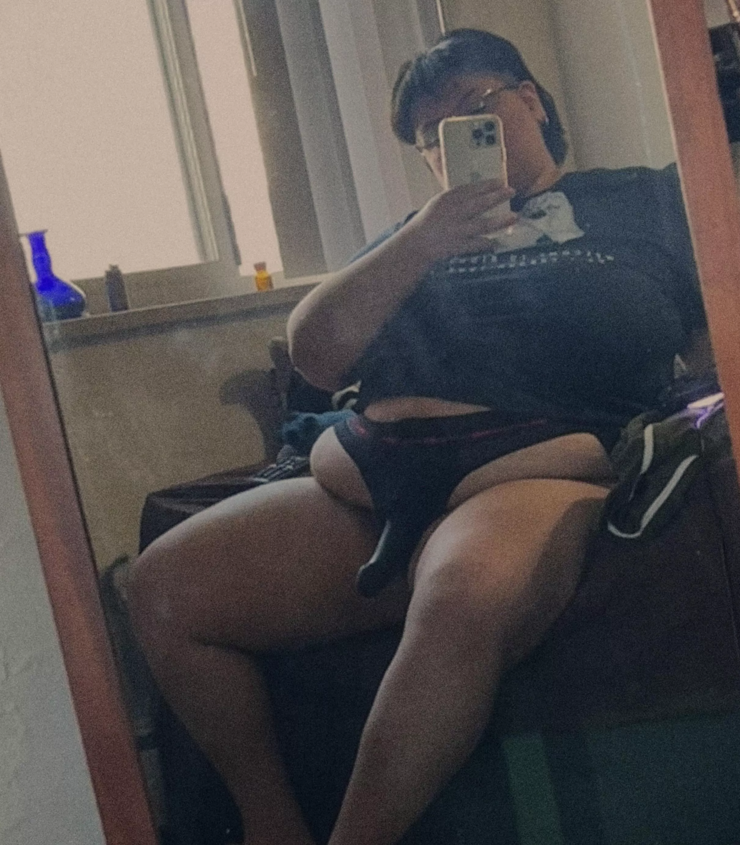 23tm you’ll be good for this strap, won’t you?  posted by puppyybutch