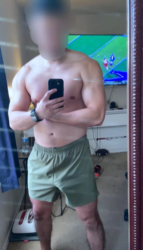 26M DMs open. Slide in the DMs and ask for the snap. Might even show face by j001210