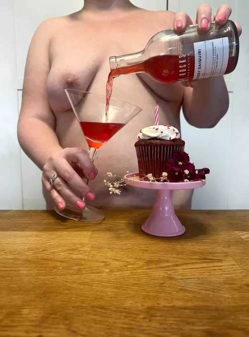 40 & Flirty 🥳 by annieriviera