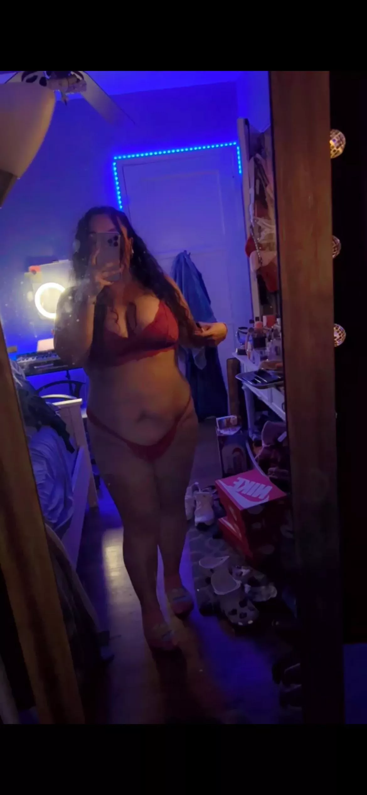 5’3 chubby posted by dezlopez