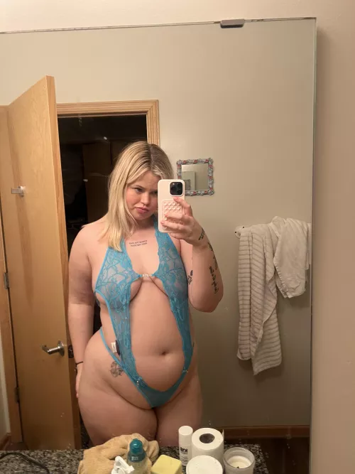 Am I fat enough?  by wispy_girlwa