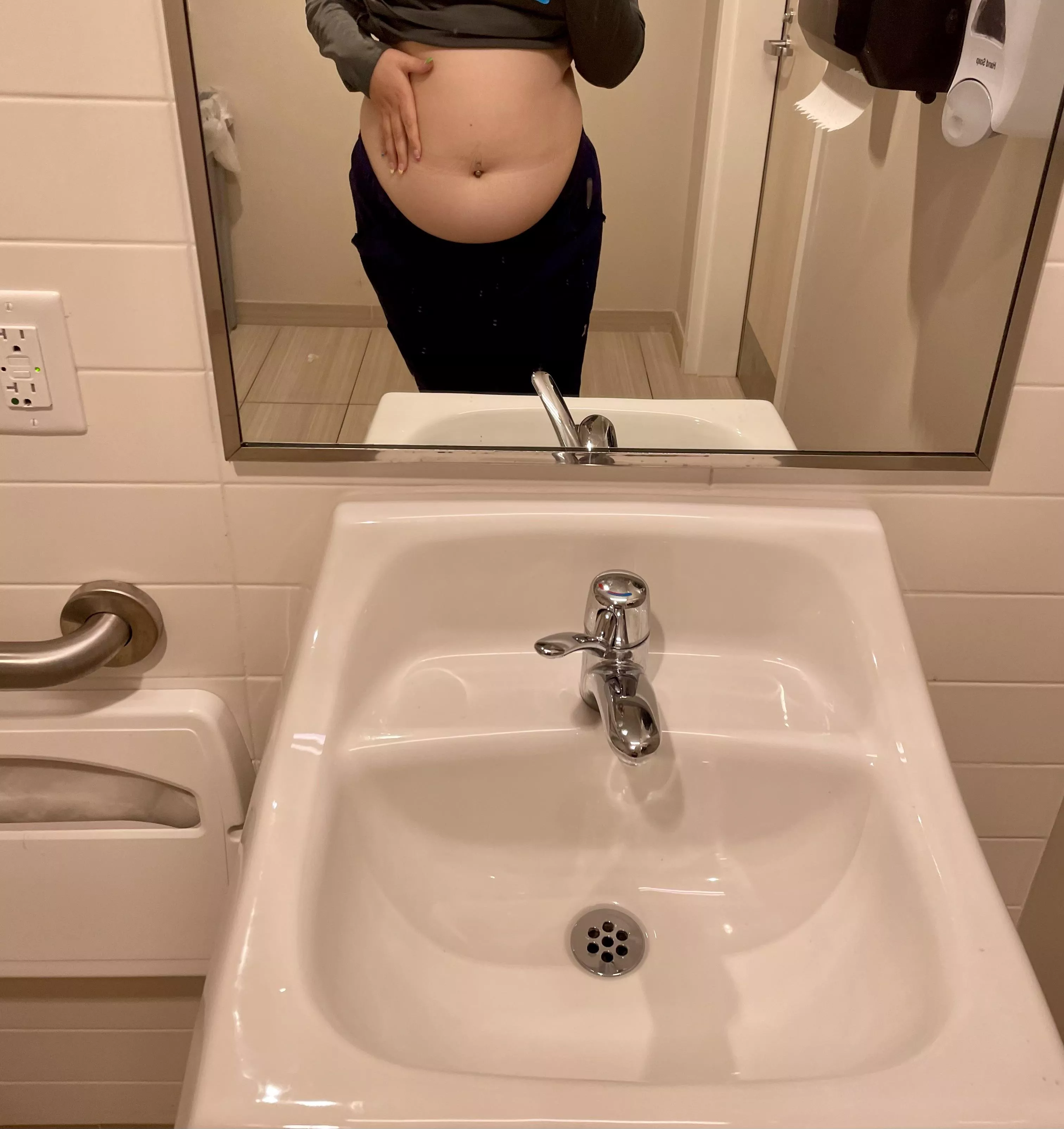 Anybody want to grow with me 🥹? posted by letsgetfatter21