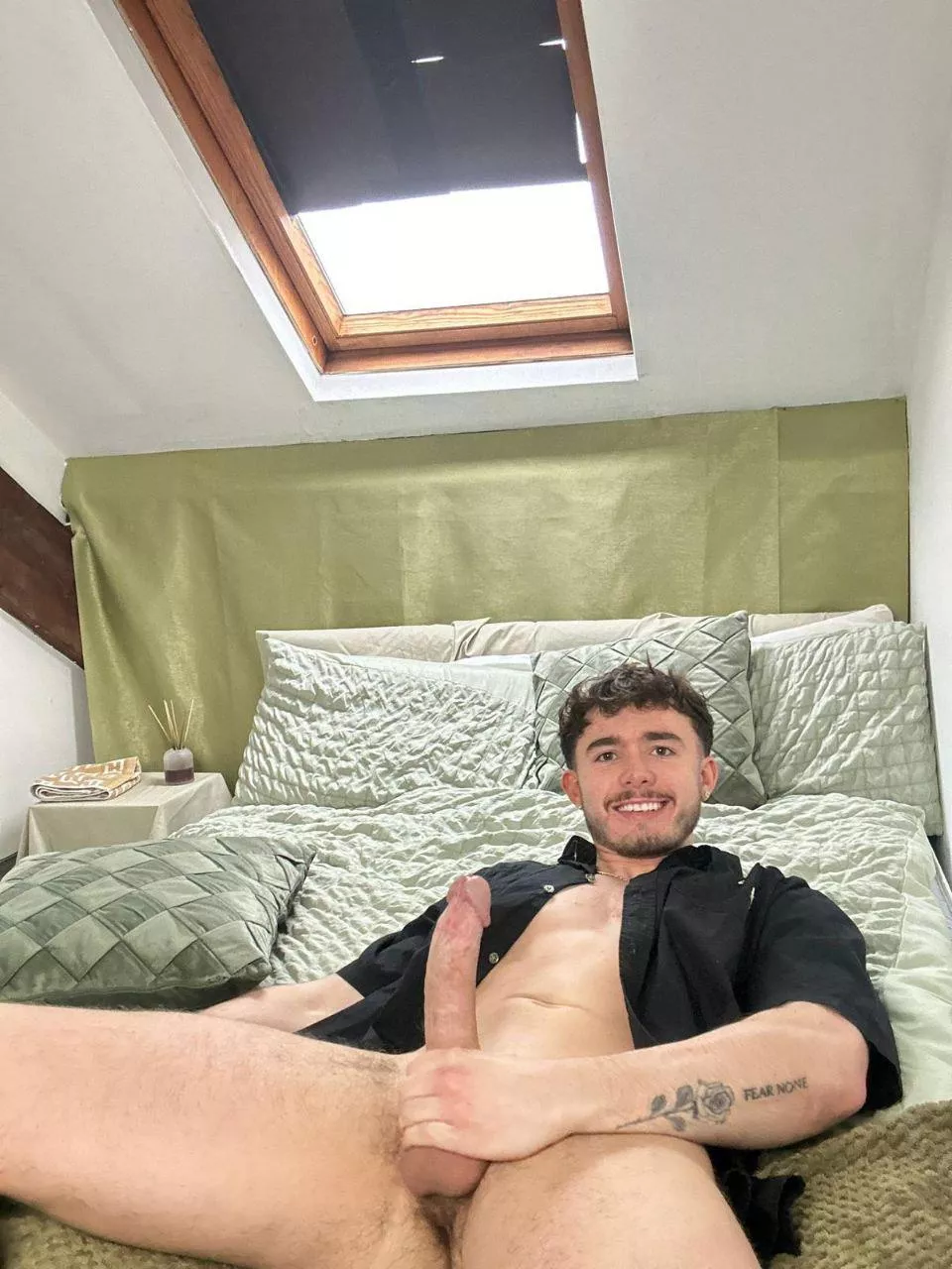 Bet you'd look tiny under a 6 foot giant? posted by Affectionate-Tea3040