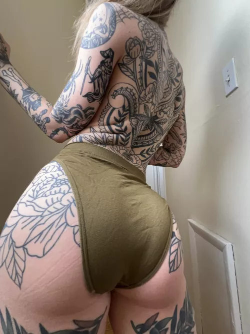 can’t tell if this is a good pic or not :/ by awlivv