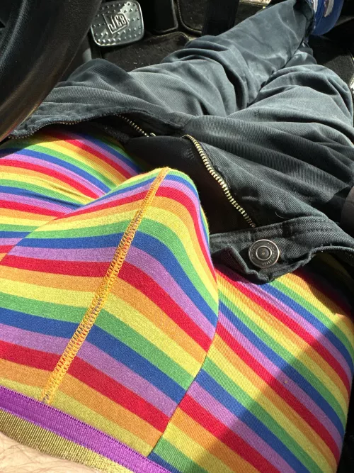 Colour for Friday bulges by ConclusionFew5488