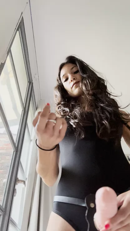 Come bring your gaping hole here posted by brunetteq