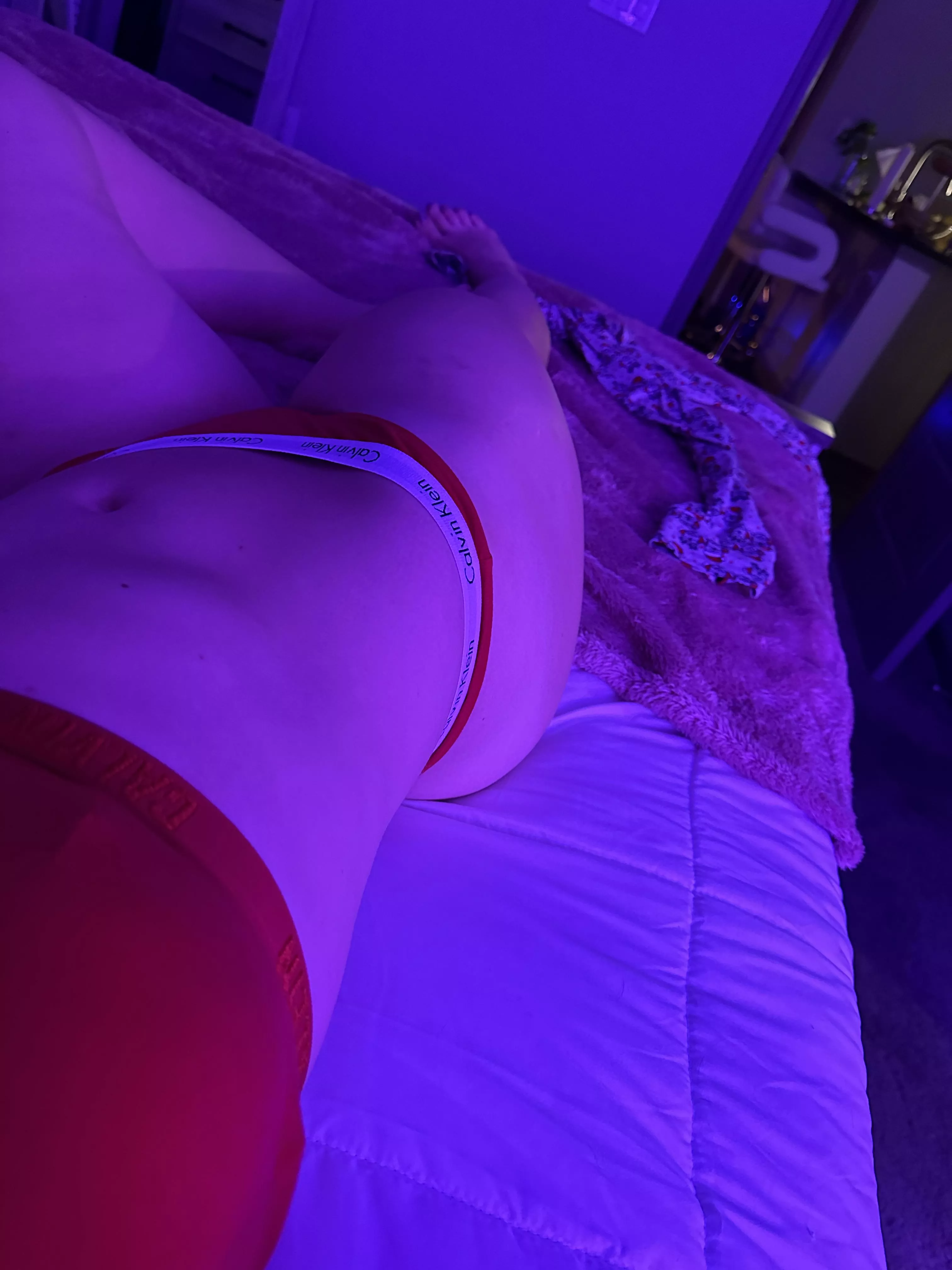 could I convince you to come back to bed [f] posted by cumwcourt