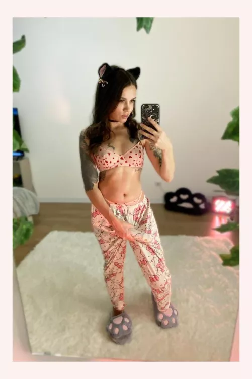 Do you know yhat Hello Kitty has a giant cock? by Adventurous-Pound999