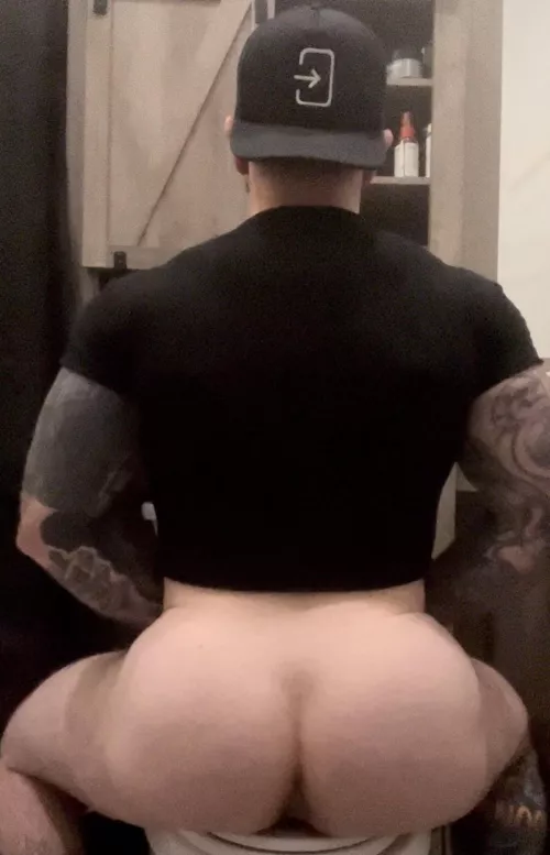 Do your squats 🍑 by InputJakkOfficial